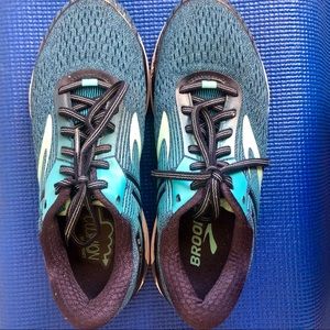 Women’s Athletic Sneakers- Running, Hiking
